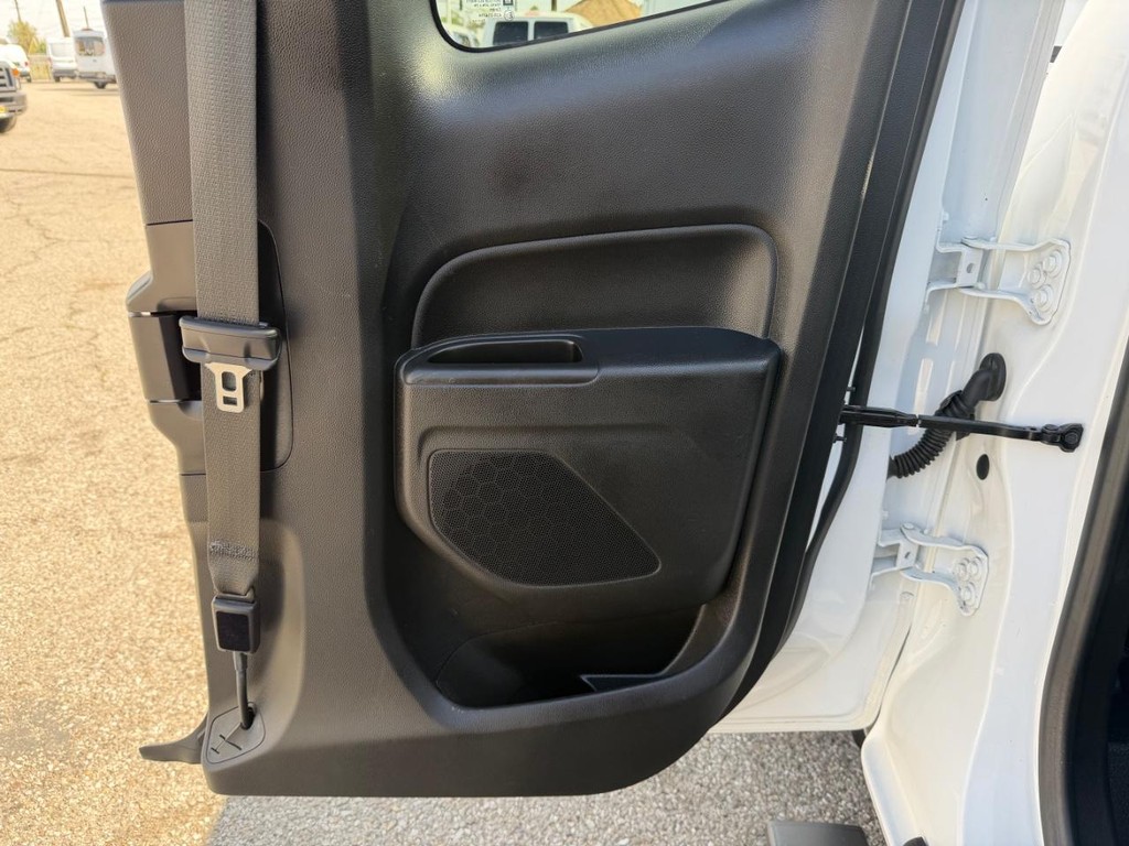 Chevrolet Colorado Vehicle Full-screen Gallery Image 25