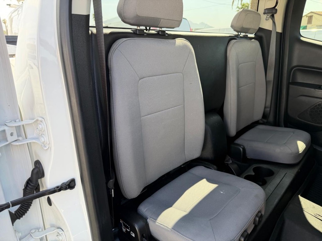 Chevrolet Colorado Vehicle Full-screen Gallery Image 26