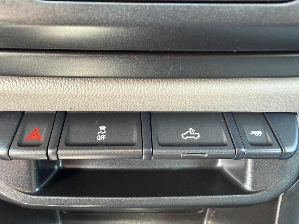 Chevrolet Colorado Vehicle Full-screen Gallery Image 36