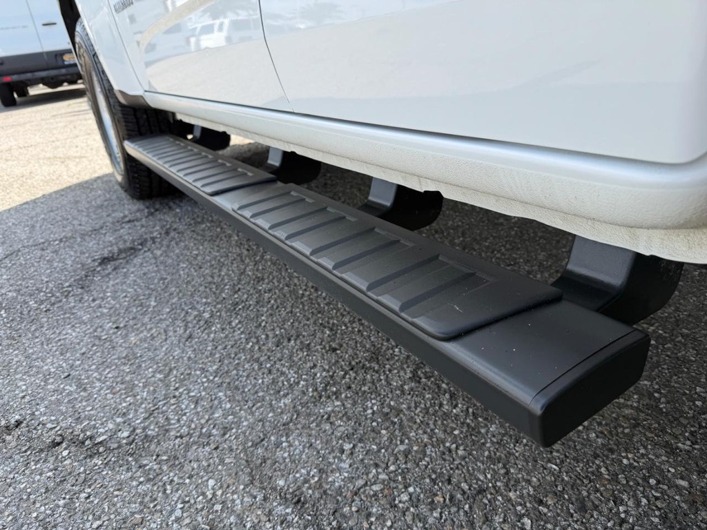 Chevrolet Colorado Vehicle Full-screen Gallery Image 40