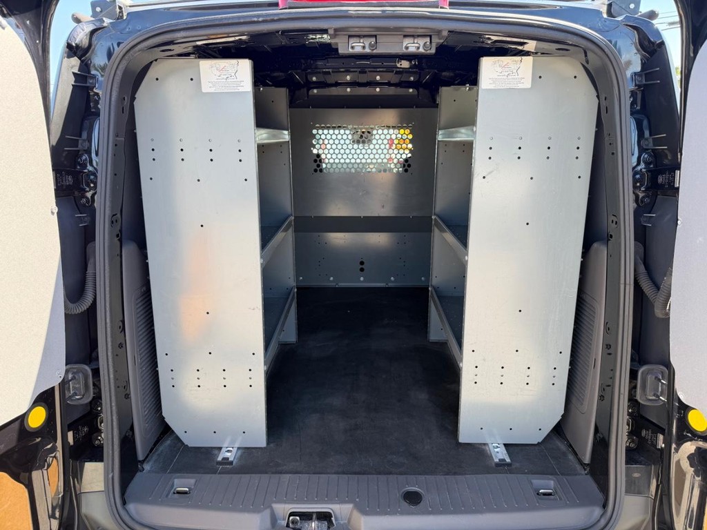 Ford Transit Connect Vehicle Full-screen Gallery Image 16