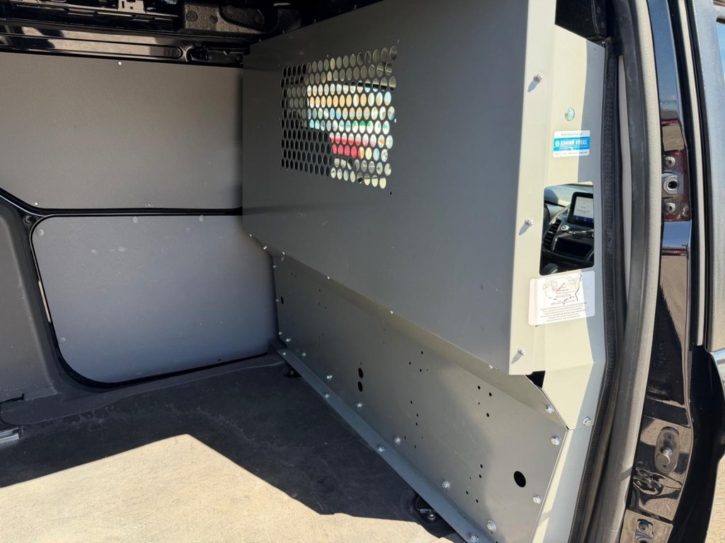 Ford Transit Connect Vehicle Full-screen Gallery Image 20