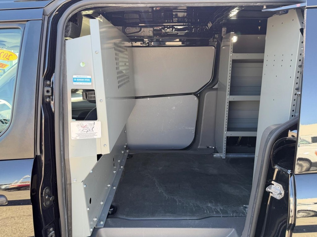 Ford Transit Connect Vehicle Full-screen Gallery Image 22