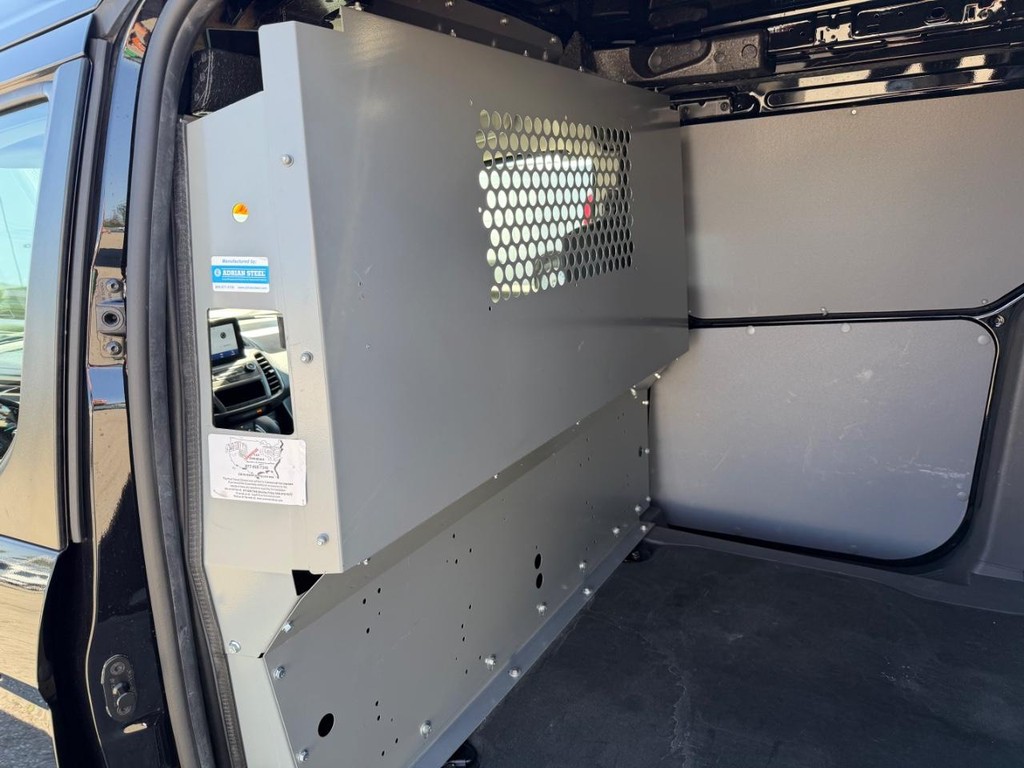 Ford Transit Connect Vehicle Full-screen Gallery Image 23