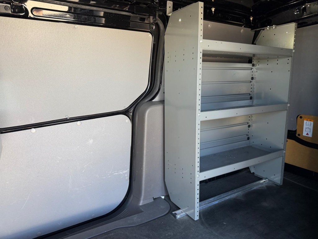 Ford Transit Connect Vehicle Full-screen Gallery Image 24