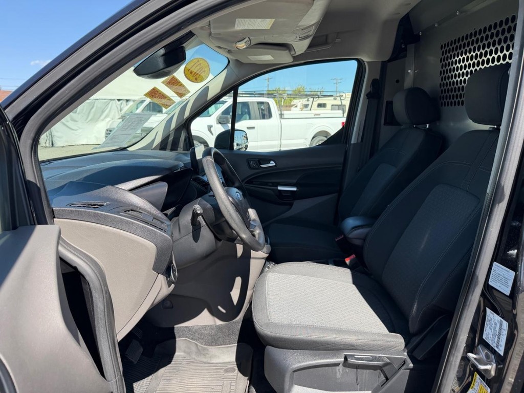 Ford Transit Connect Vehicle Full-screen Gallery Image 27