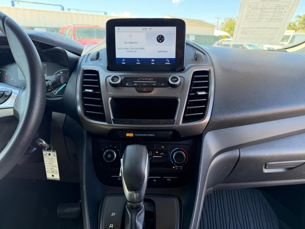 Ford Transit Connect Vehicle Full-screen Gallery Image 35