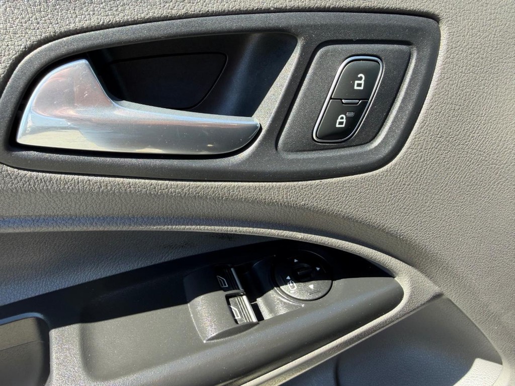 Ford Transit Connect Vehicle Full-screen Gallery Image 37