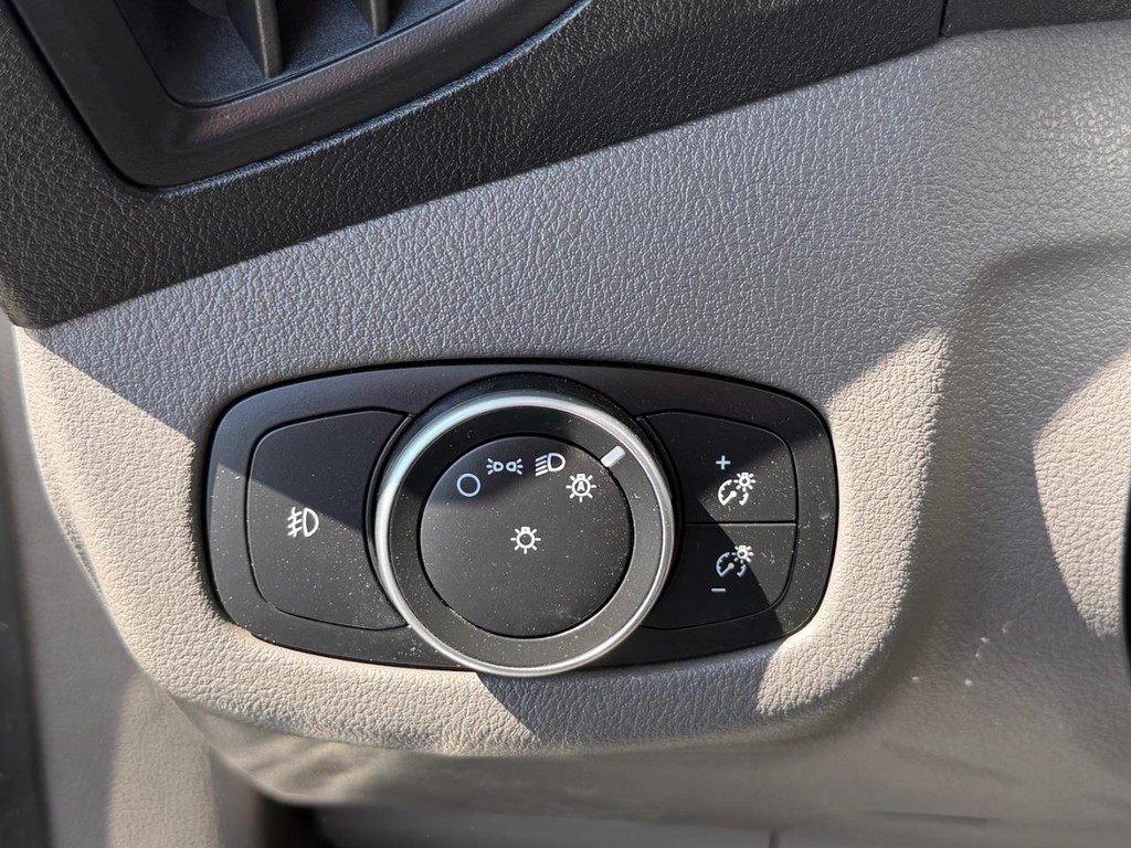 Ford Transit Connect Vehicle Full-screen Gallery Image 38