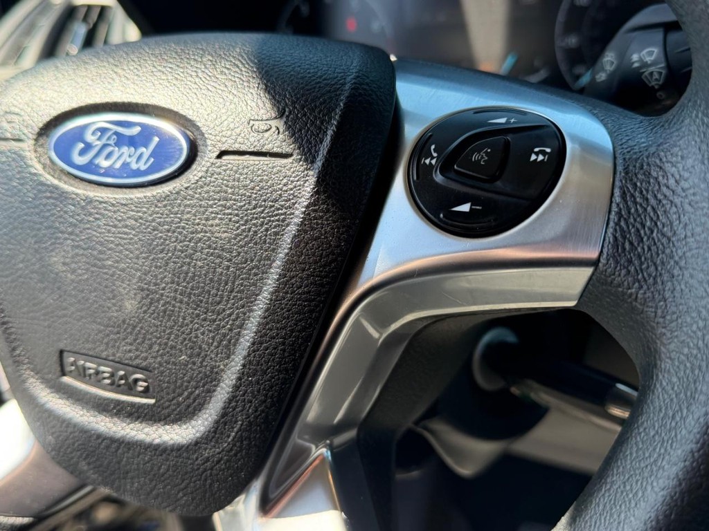 Ford Transit Connect Vehicle Full-screen Gallery Image 40