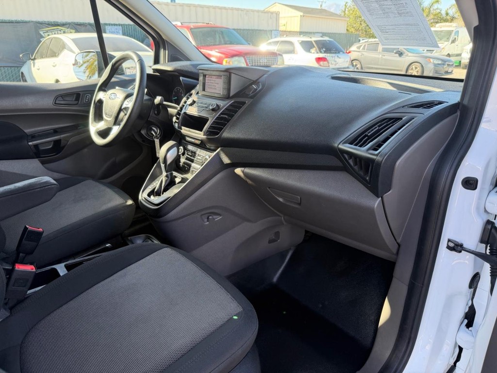 Ford Transit Connect Vehicle Full-screen Gallery Image 28