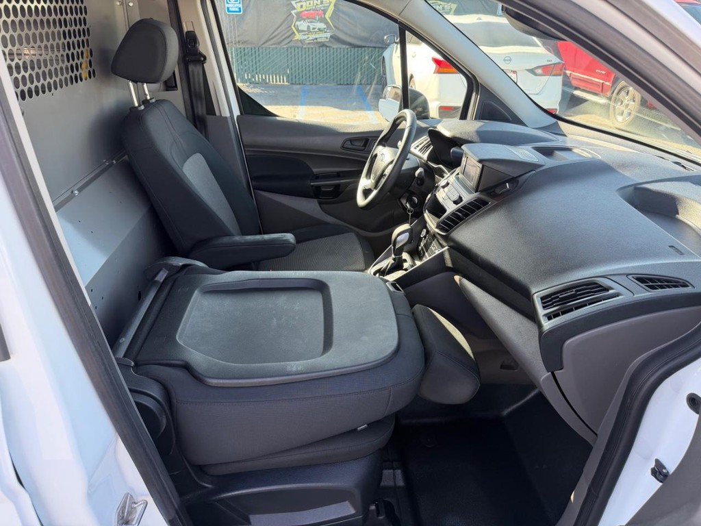 Ford Transit Connect Vehicle Full-screen Gallery Image 39