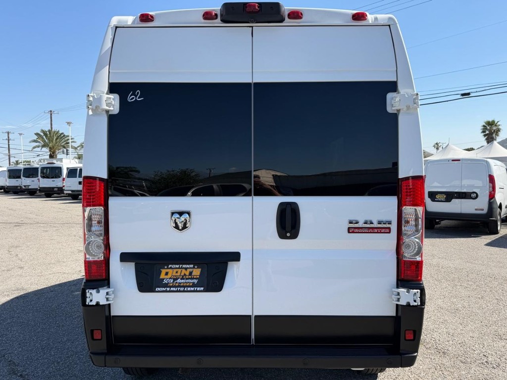 Ram ProMaster Vehicle Full-screen Gallery Image 09