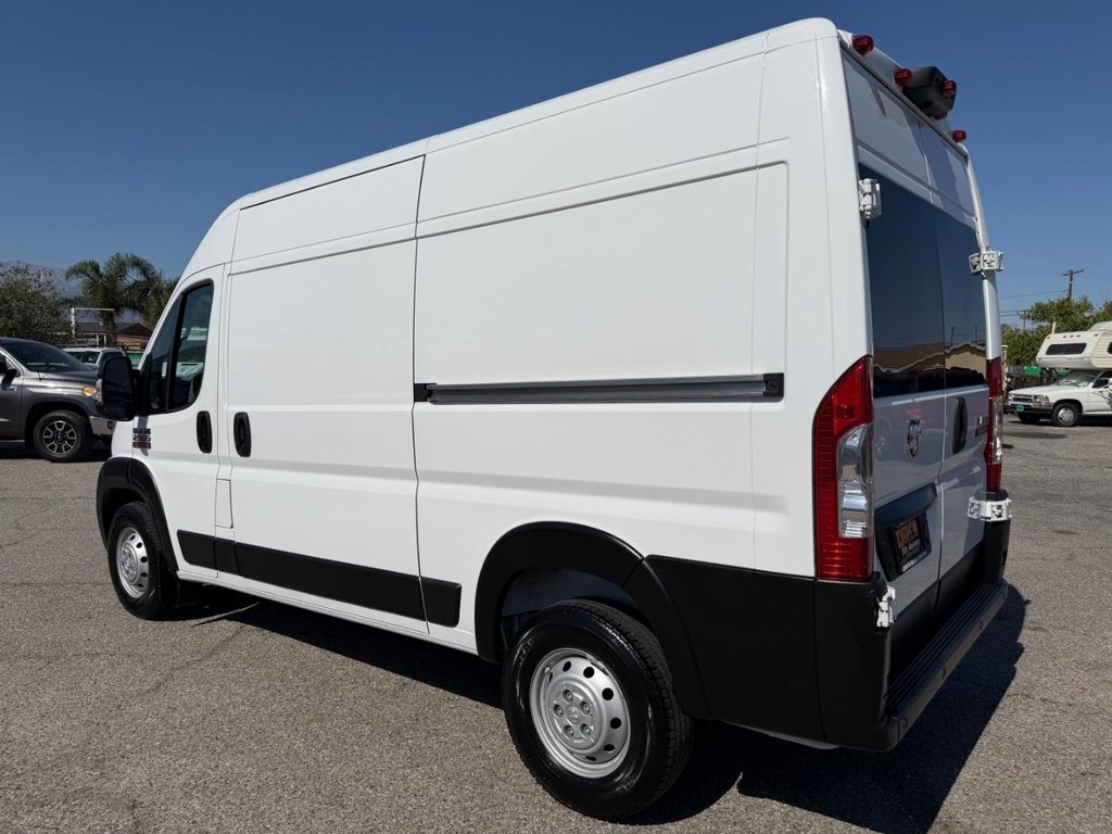 Ram ProMaster Vehicle Full-screen Gallery Image 10