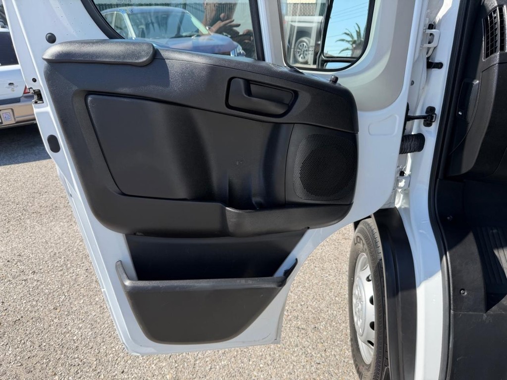 Ram ProMaster Vehicle Full-screen Gallery Image 24