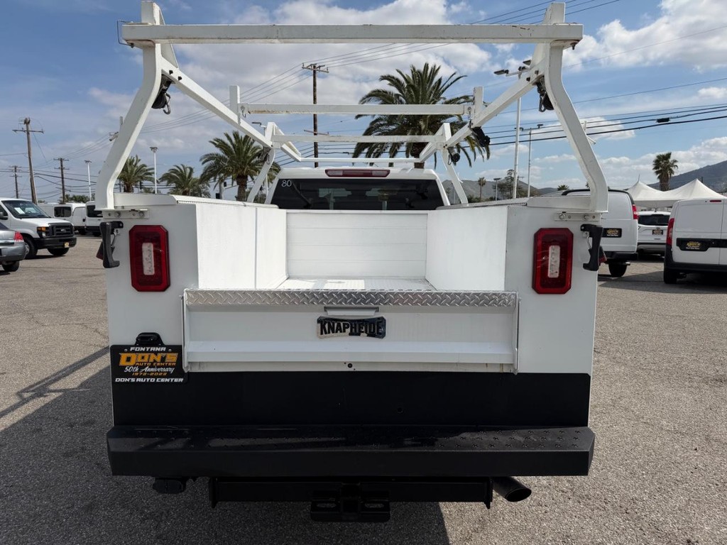 Chevrolet Silverado 2500HD Vehicle Full-screen Gallery Image 08