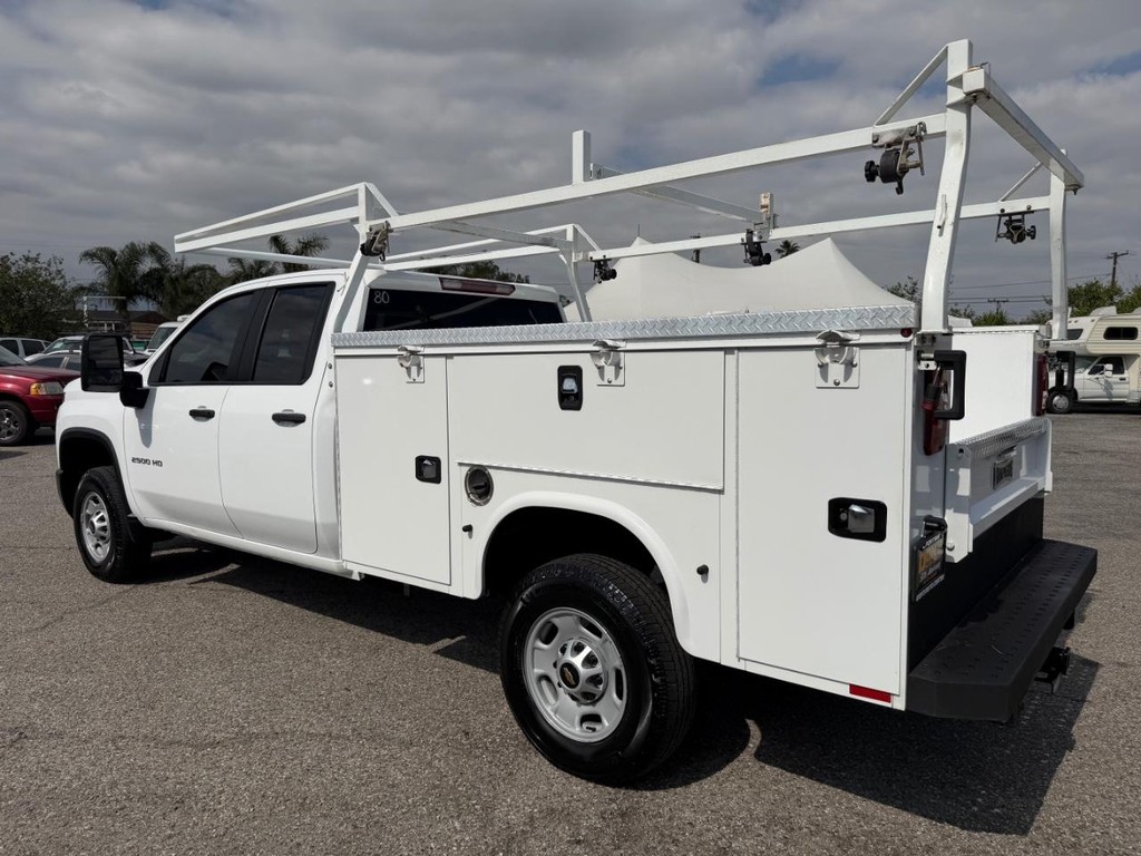 Chevrolet Silverado 2500HD Vehicle Full-screen Gallery Image 09