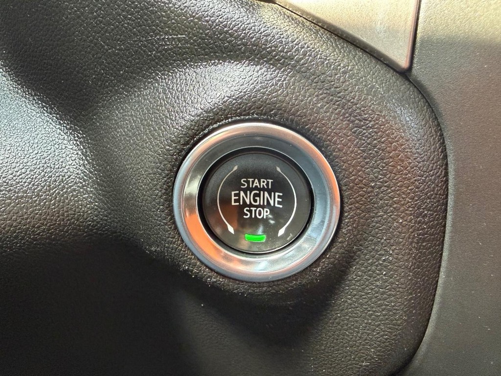 Chevrolet Silverado 2500HD Vehicle Full-screen Gallery Image 43