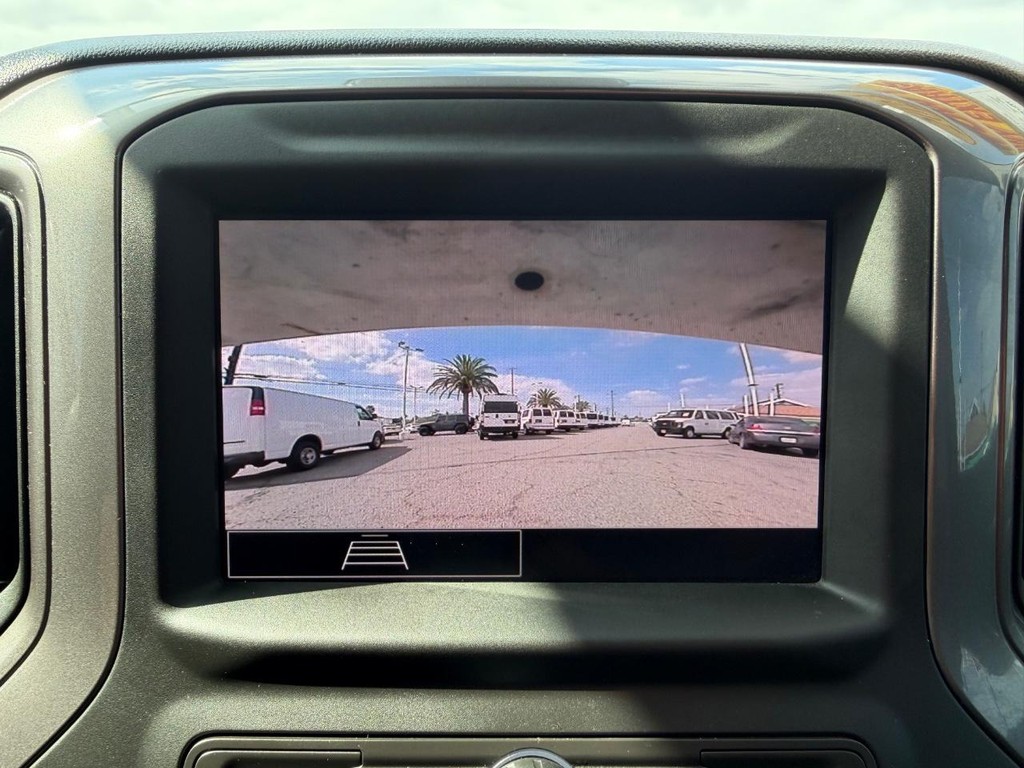 Chevrolet Silverado 2500HD Vehicle Full-screen Gallery Image 54