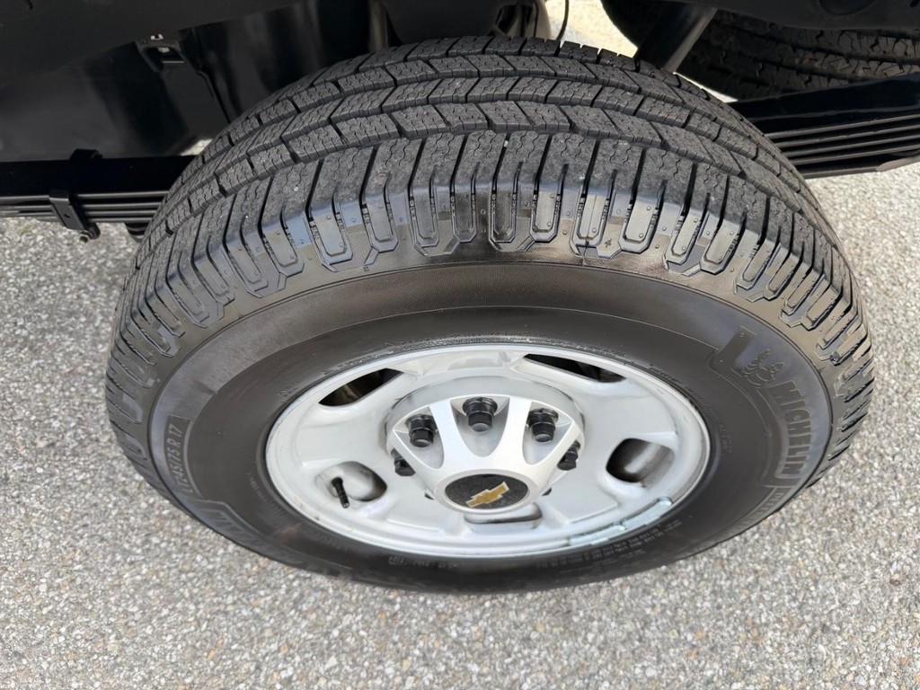 Chevrolet Silverado 2500HD Vehicle Full-screen Gallery Image 58