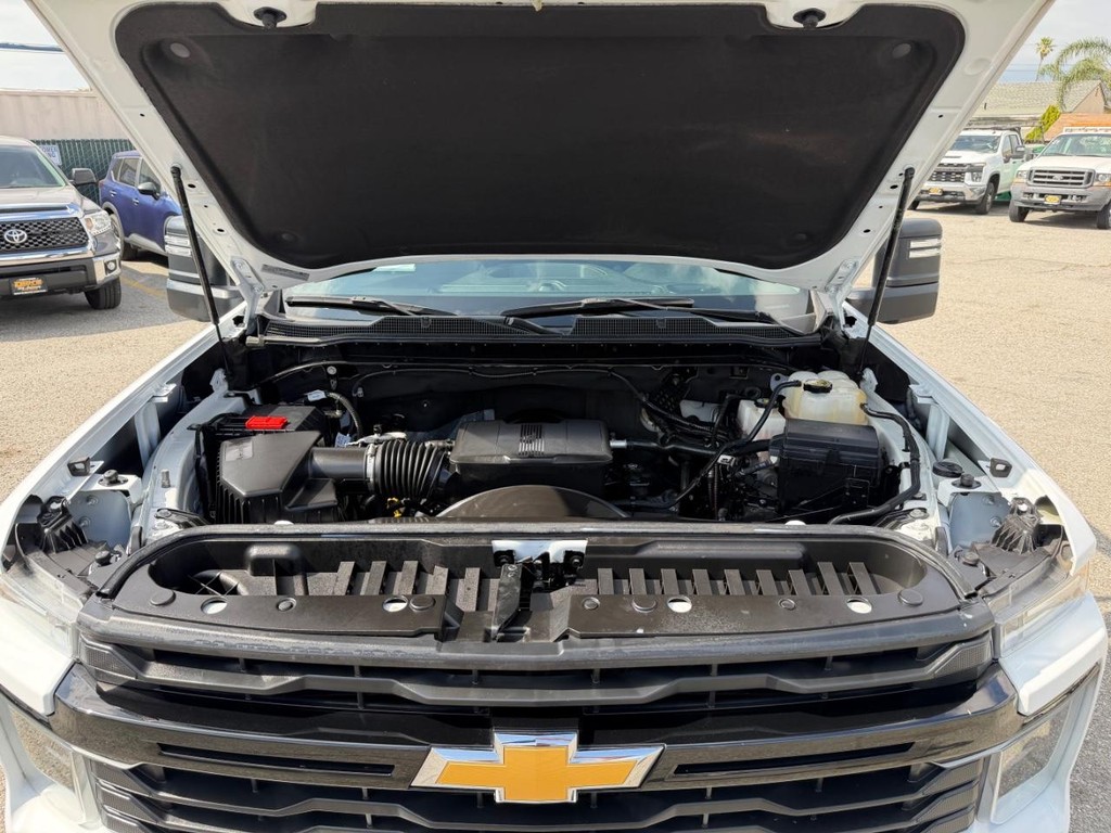 Chevrolet Silverado 2500HD Vehicle Full-screen Gallery Image 59