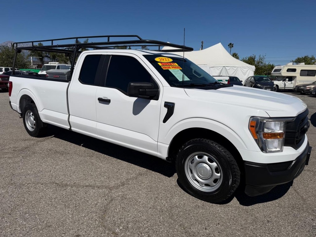 Ford F-150 Vehicle Full-screen Gallery Image 03