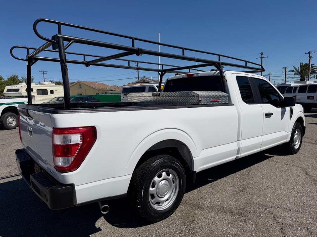 Ford F-150 Vehicle Full-screen Gallery Image 06