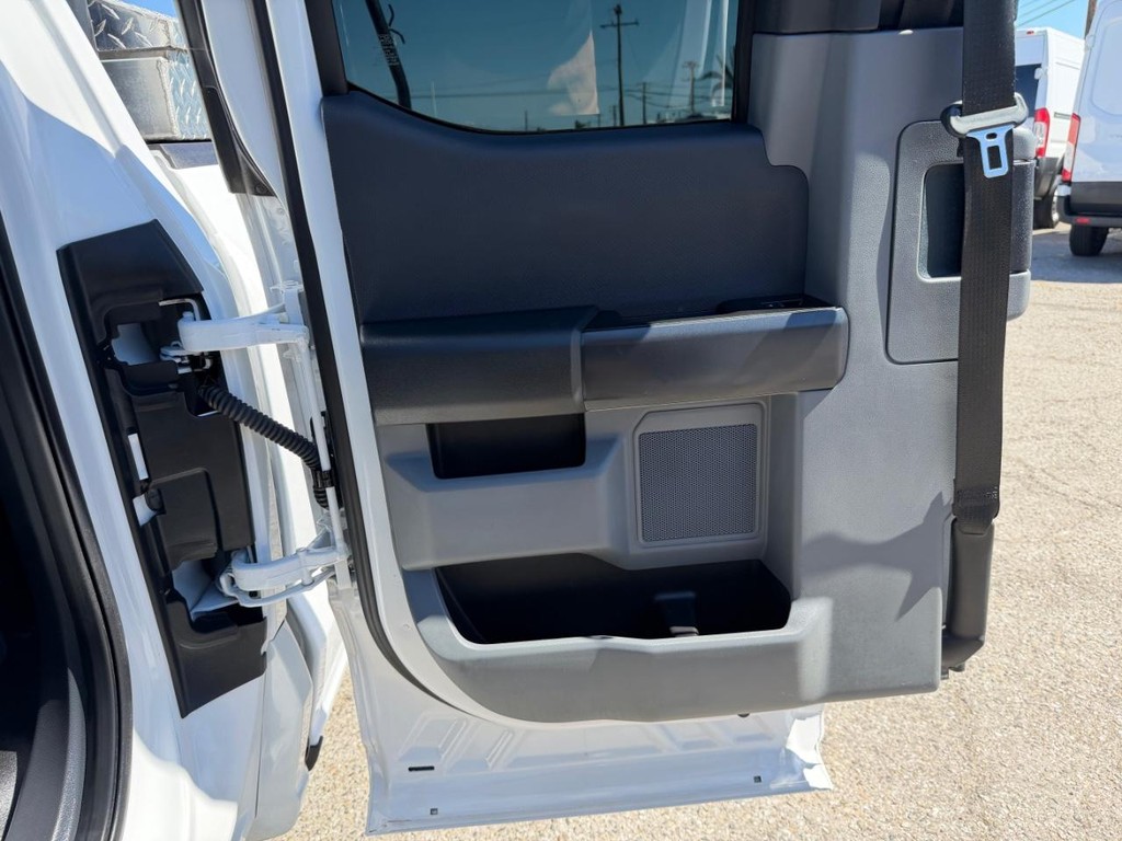 Ford F-150 Vehicle Full-screen Gallery Image 19