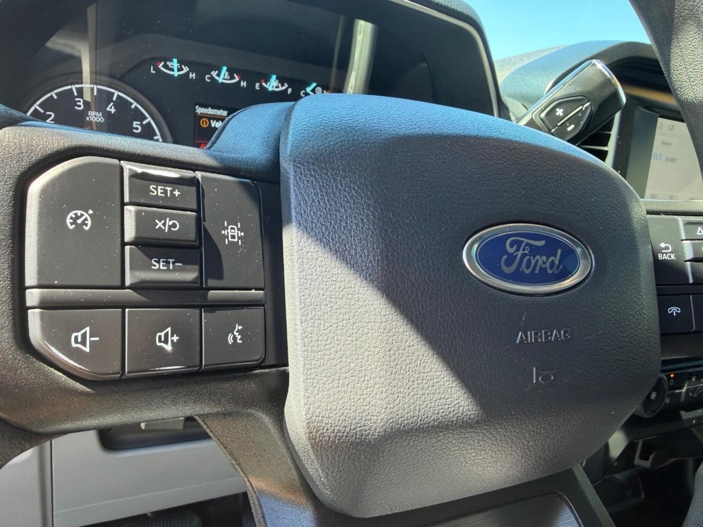 Ford F-150 Vehicle Full-screen Gallery Image 29
