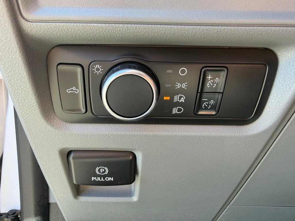 Ford F-150 Vehicle Full-screen Gallery Image 33