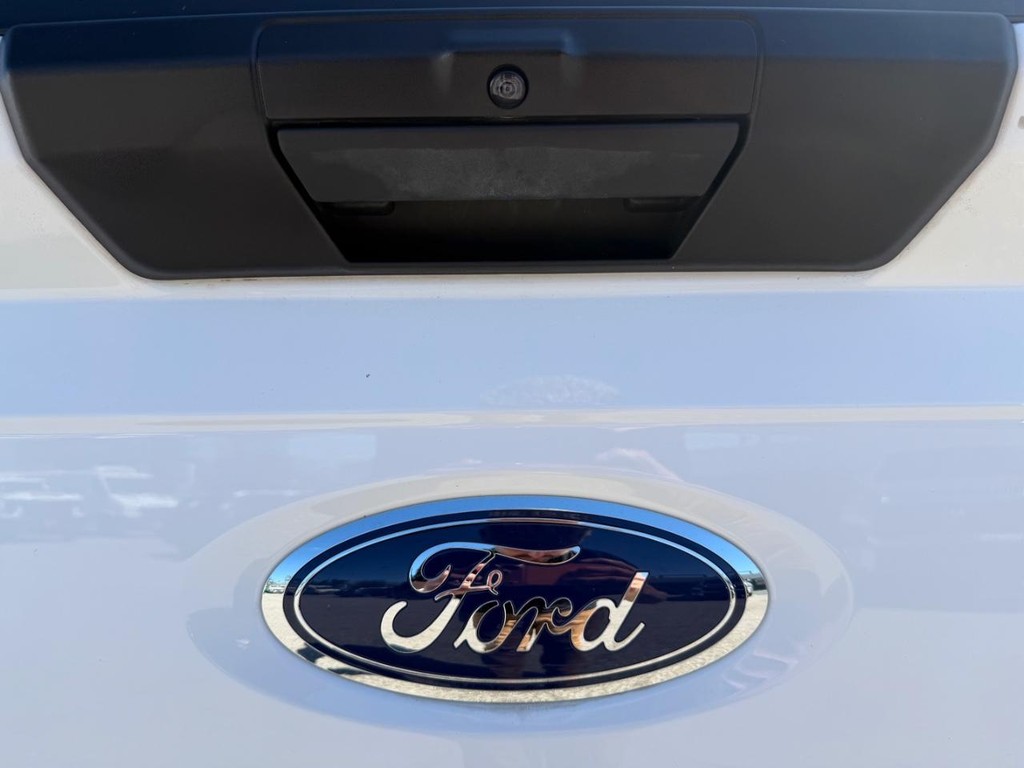Ford F-150 Vehicle Full-screen Gallery Image 36