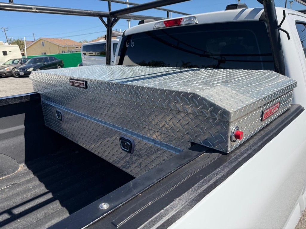 Ford F-150 Vehicle Full-screen Gallery Image 38