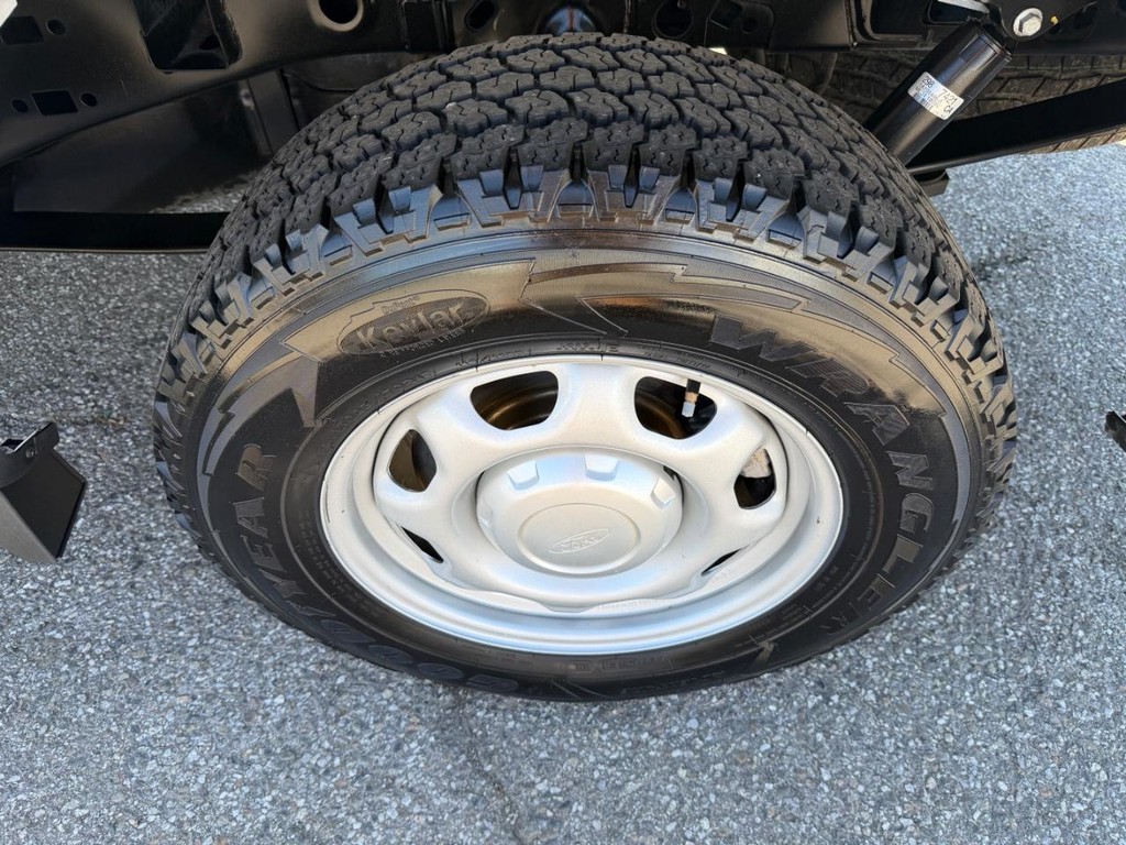 Ford F-150 Vehicle Full-screen Gallery Image 40