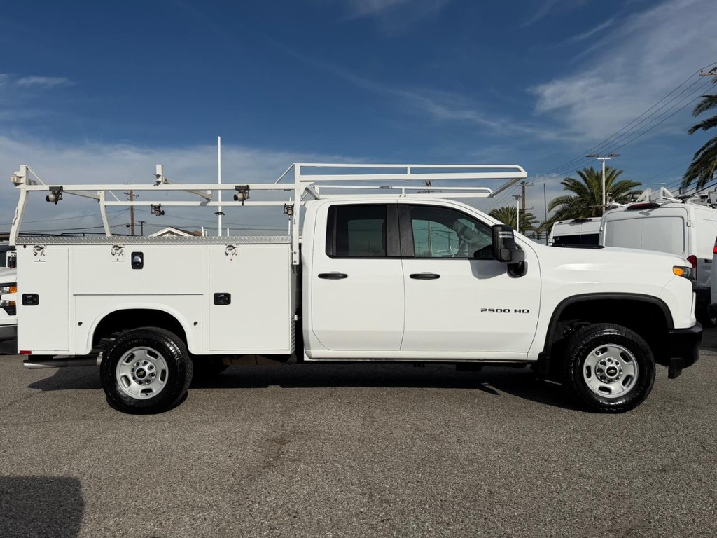 Chevrolet Silverado 2500HD Vehicle Full-screen Gallery Image 05