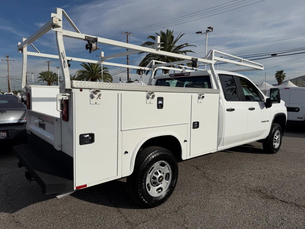 Chevrolet Silverado 2500HD Vehicle Full-screen Gallery Image 06