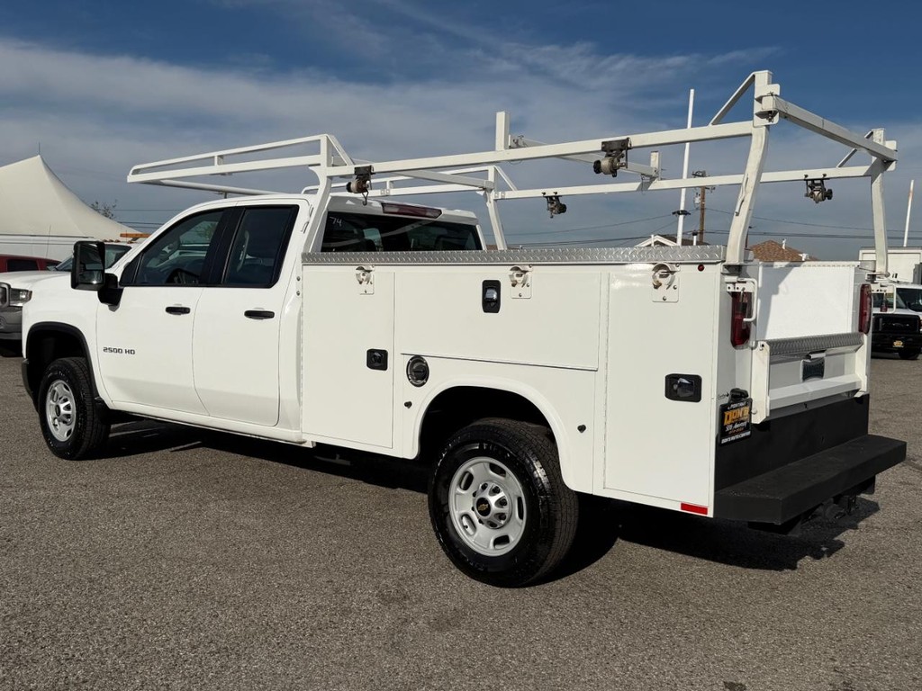 Chevrolet Silverado 2500HD Vehicle Full-screen Gallery Image 09