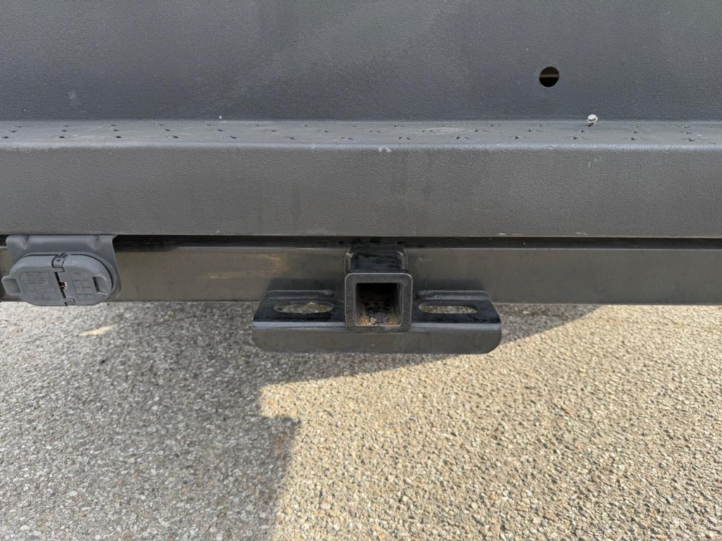 Chevrolet Silverado 2500HD Vehicle Full-screen Gallery Image 48