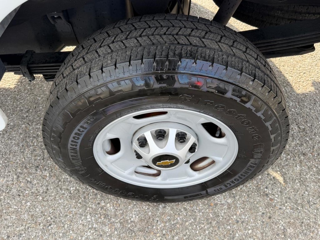 Chevrolet Silverado 2500HD Vehicle Full-screen Gallery Image 49