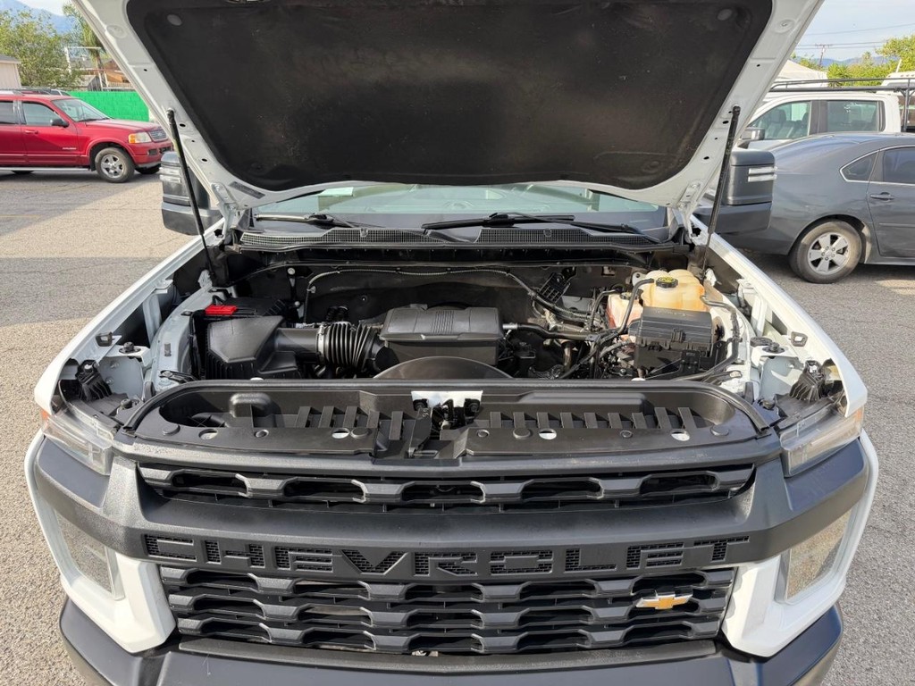 Chevrolet Silverado 2500HD Vehicle Full-screen Gallery Image 50