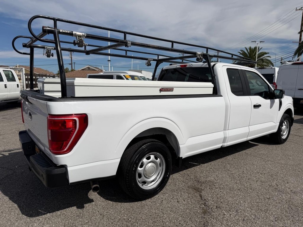 Ford F-150 Vehicle Full-screen Gallery Image 06