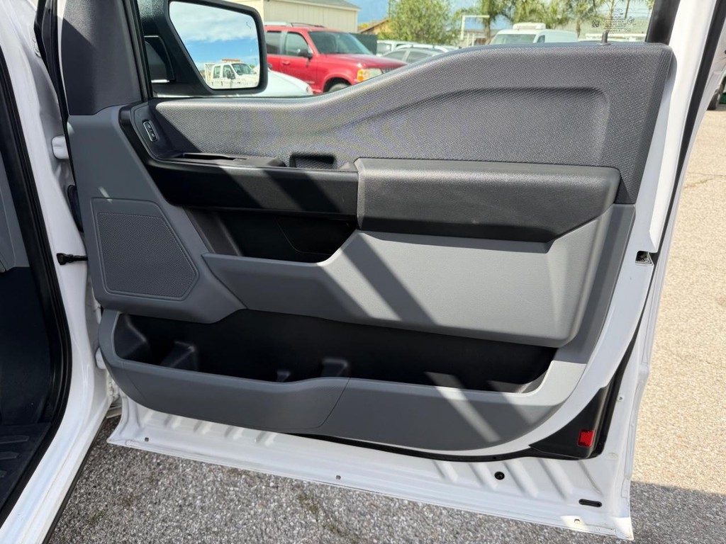 Ford F-150 Vehicle Full-screen Gallery Image 20