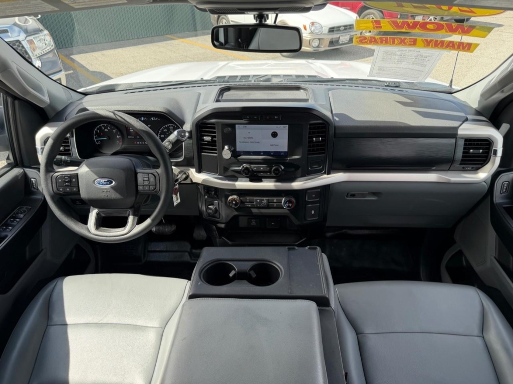 Ford F-150 Vehicle Full-screen Gallery Image 26