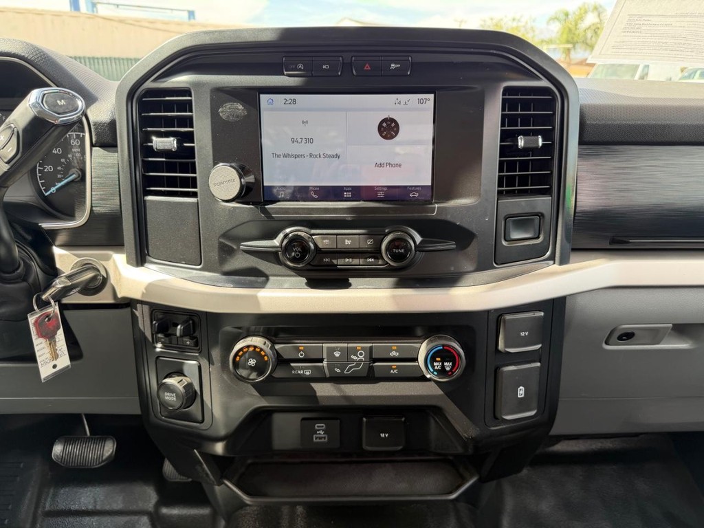 Ford F-150 Vehicle Full-screen Gallery Image 28