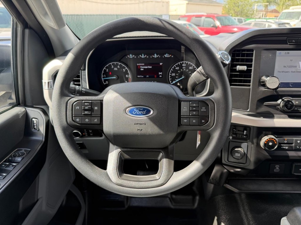 Ford F-150 Vehicle Full-screen Gallery Image 30