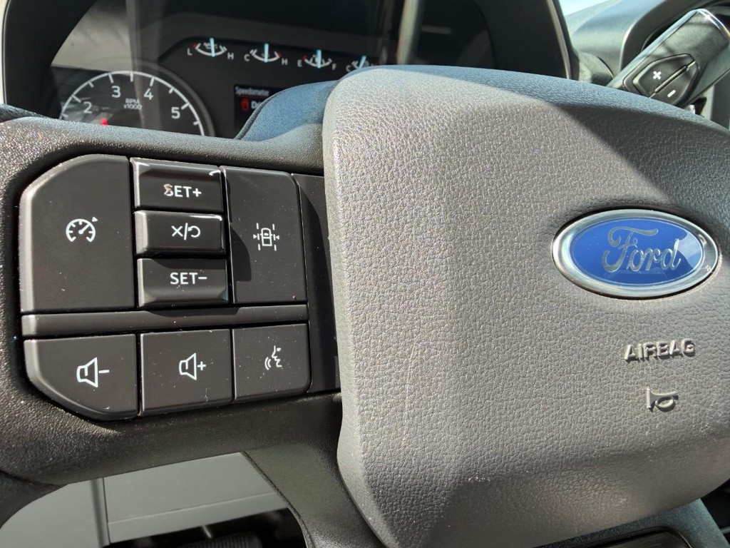 Ford F-150 Vehicle Full-screen Gallery Image 31