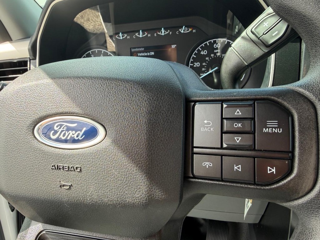 Ford F-150 Vehicle Full-screen Gallery Image 32