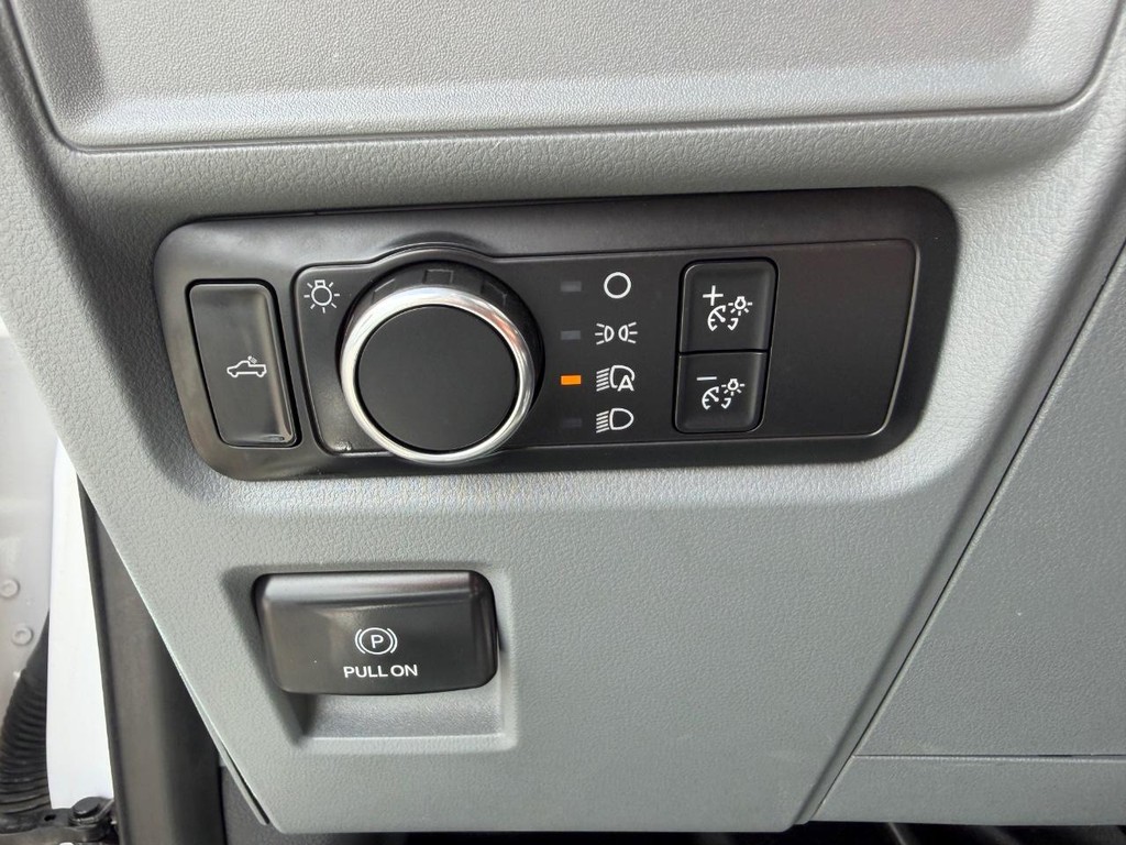 Ford F-150 Vehicle Full-screen Gallery Image 34