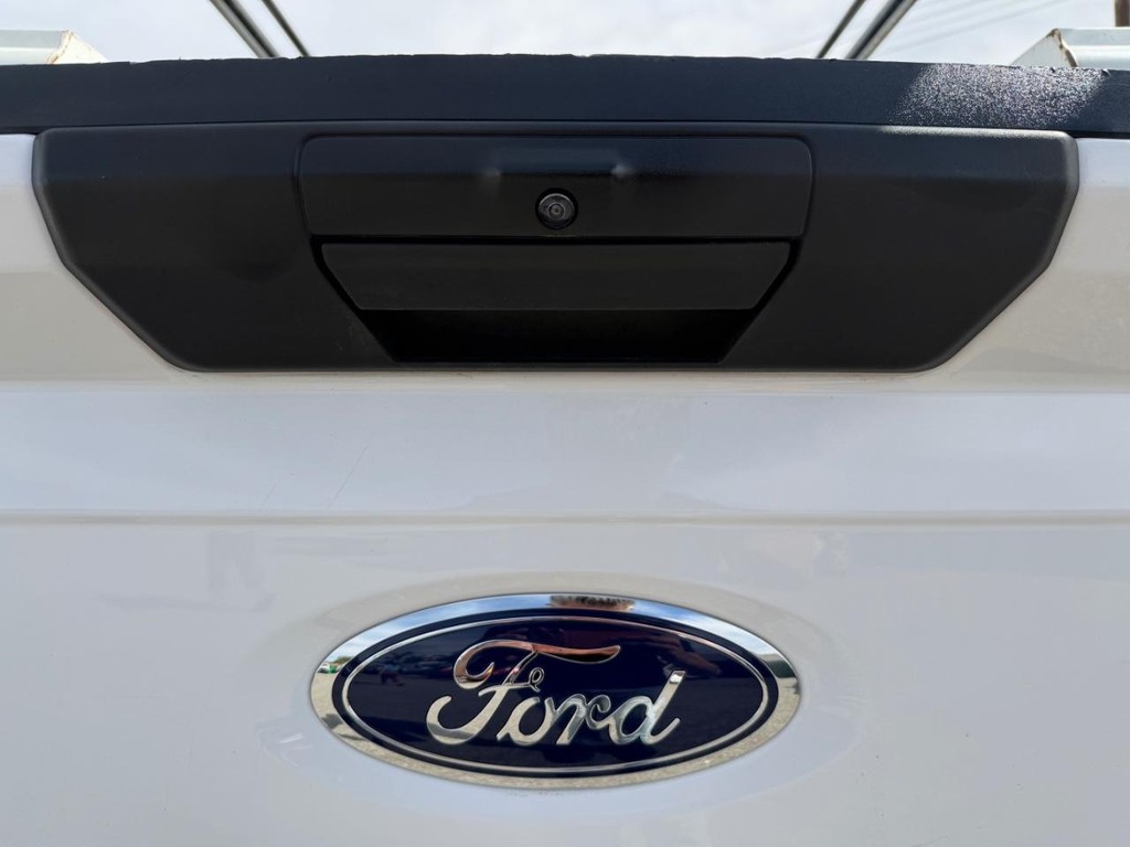 Ford F-150 Vehicle Full-screen Gallery Image 39