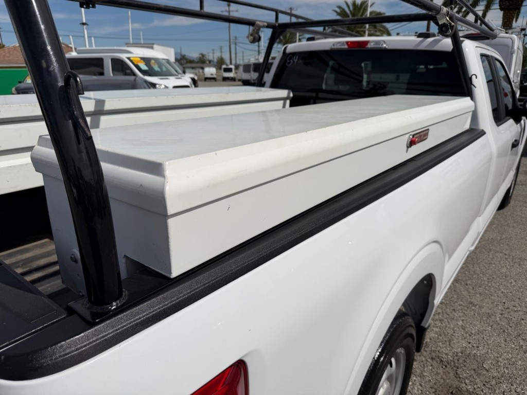 Ford F-150 Vehicle Full-screen Gallery Image 40