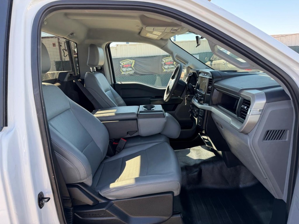 Ford F-150 Vehicle Full-screen Gallery Image 21